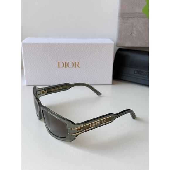 NEW Dior Signature S9U Slim Mask Sunglasses in Green main image 6
